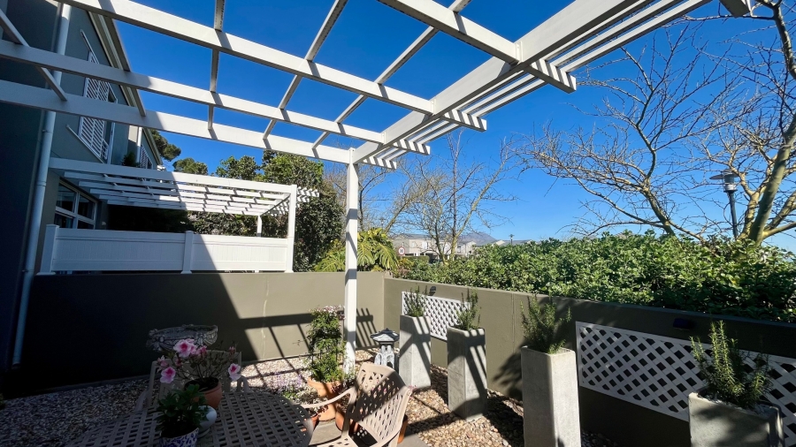 2 Bedroom Property for Sale in Somerset Lakes Western Cape